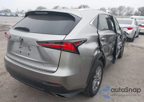 2018 Lexus Nx 300 z USA, uszkodzony, nr VIN JTJYARBZ2J2111555